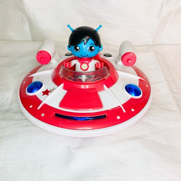 Ryans World with Figure Working light up Spaceship Toy - Picture 2 of 9